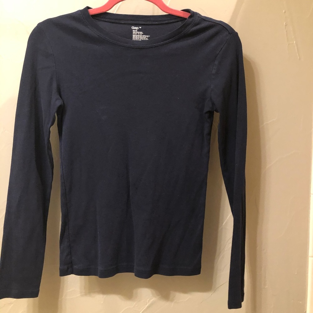 Gap navy top